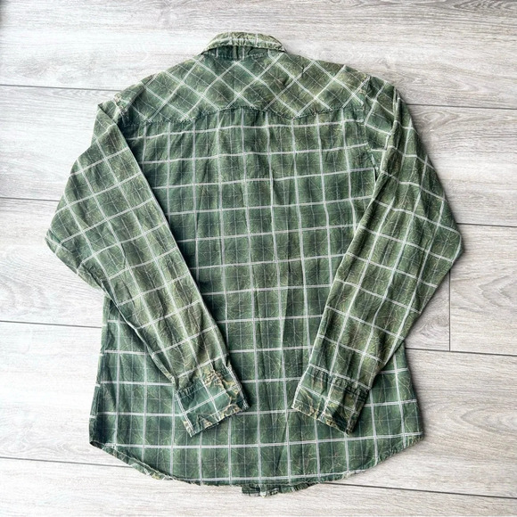 Twenty X Cotton Plaid Distressed Button Down Western Shirt - Picture 13 of 14